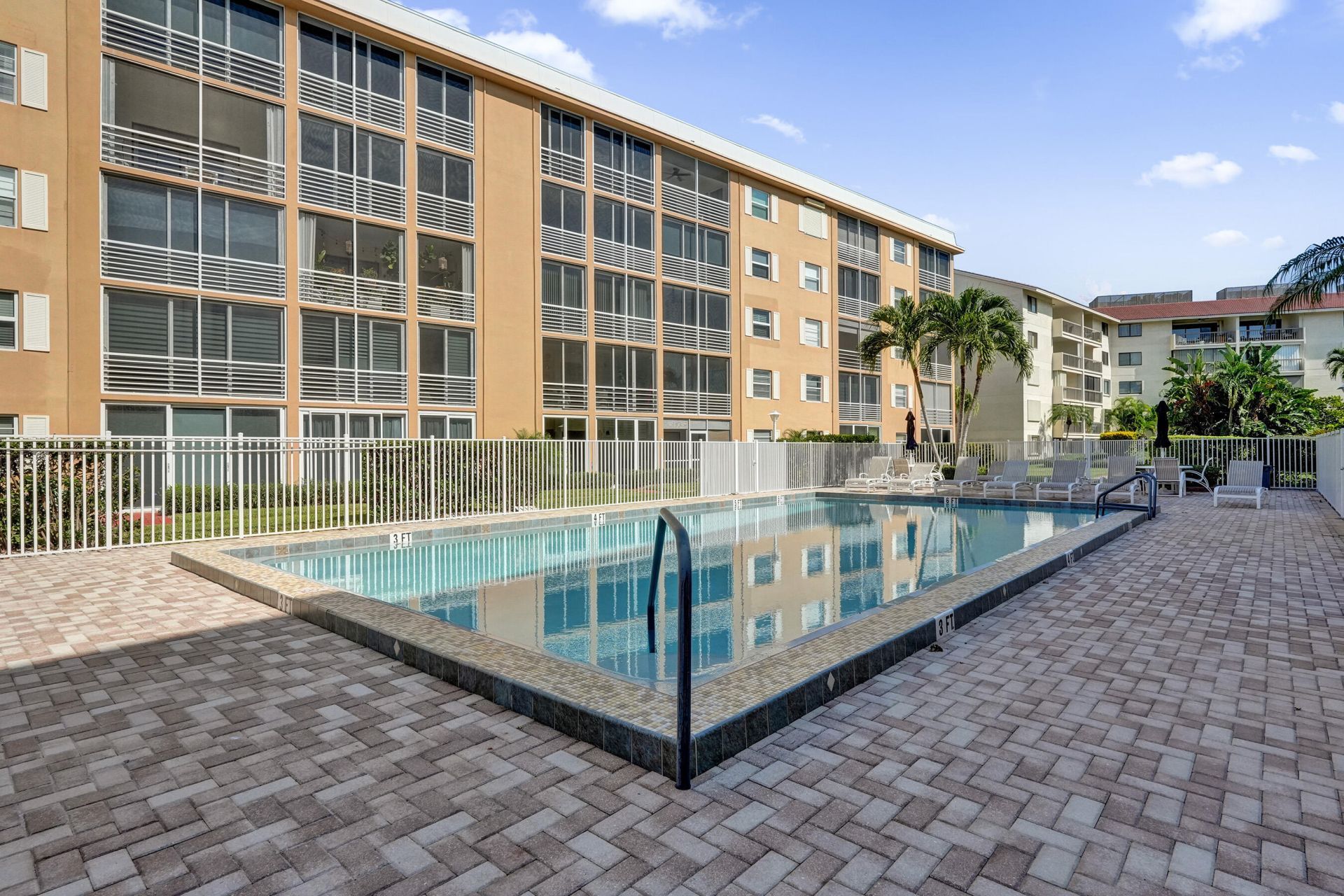 308 Golfview Road, Unit 406, North Palm Beach, FL 33408 Photo