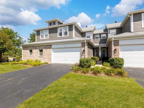 73 Woodview Drive, Glen Ellyn, IL 60137