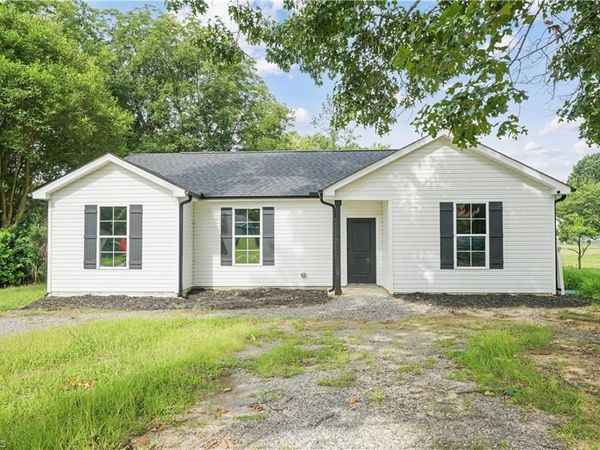 410 Fayetteville Street , Liberty, NC 27298