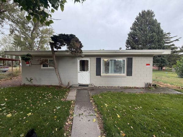 323 S 2nd E, Aberdeen, ID 83210