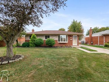 40525 Colony Drive, Sterling Heights, Mi 48313