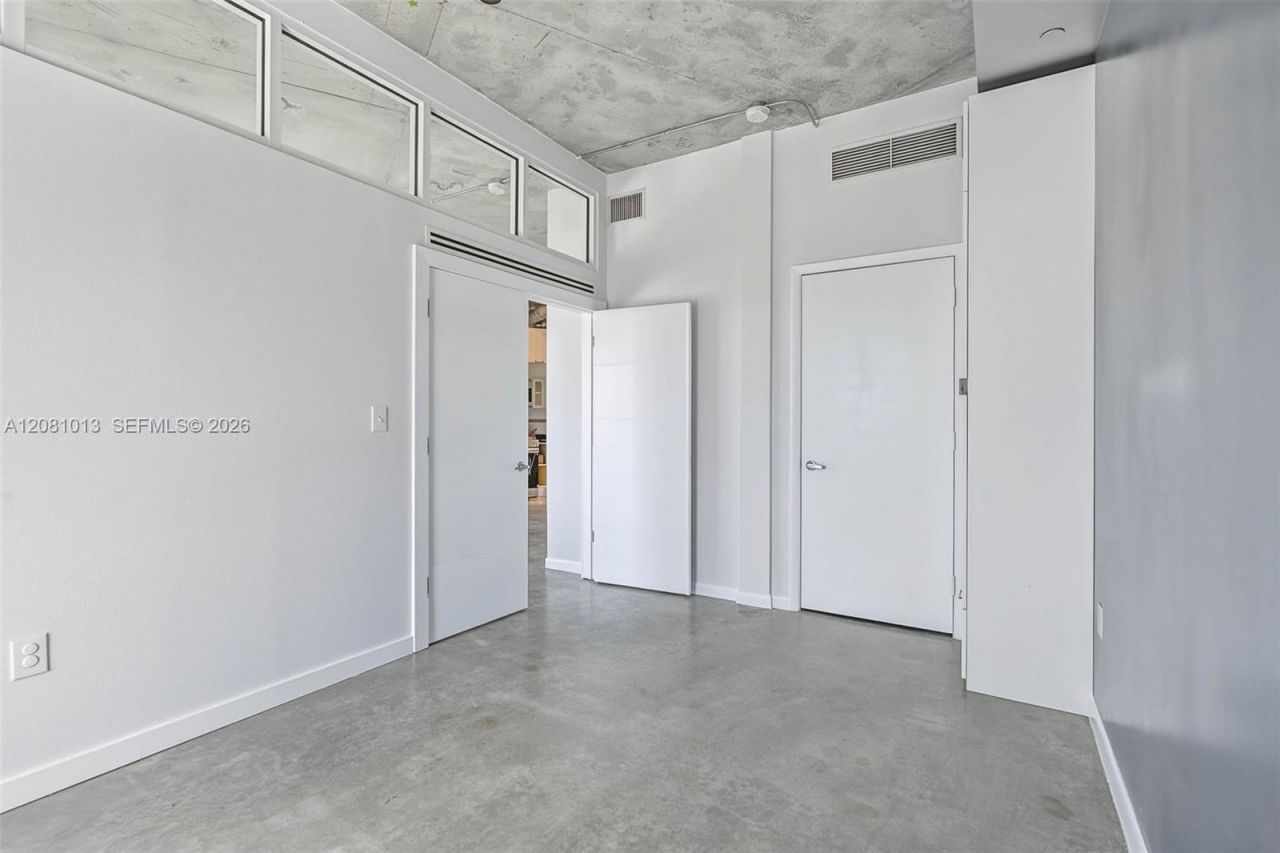 10 SW South River Dr , Unit 1106, Miami, FL 33130 Photo