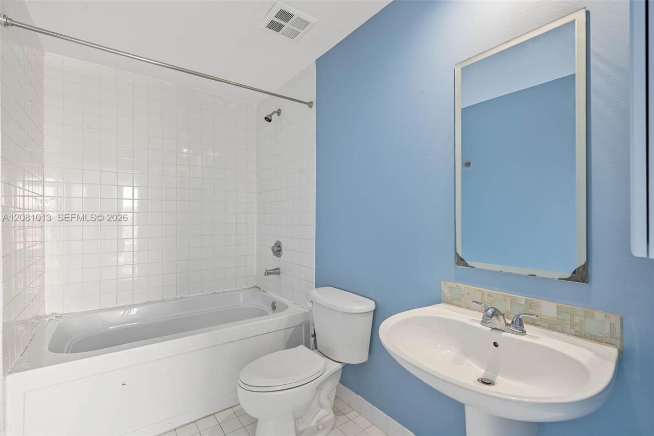 10 SW South River Dr , Unit 1106, Miami, FL 33130 Photo