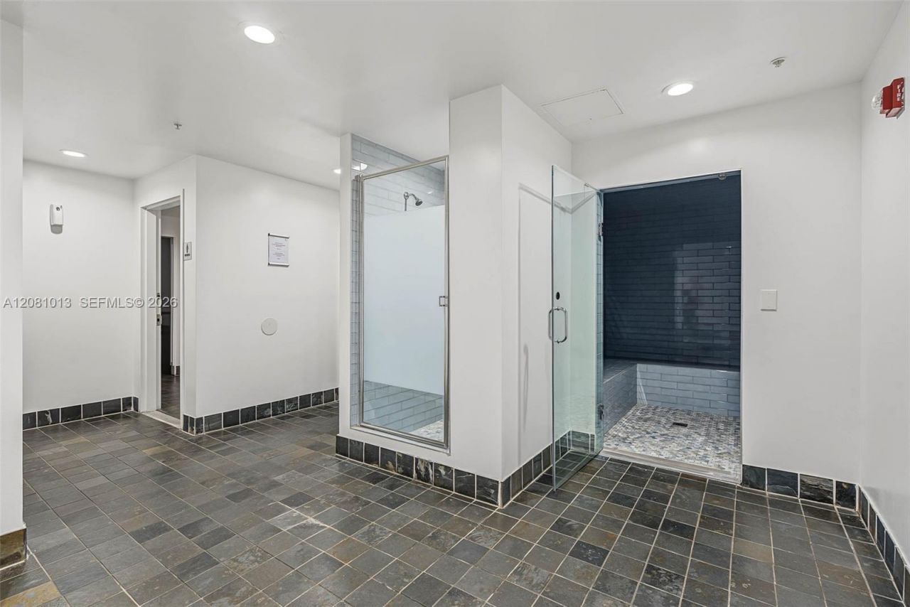 10 SW South River Dr , Unit 1106, Miami, FL 33130 Photo