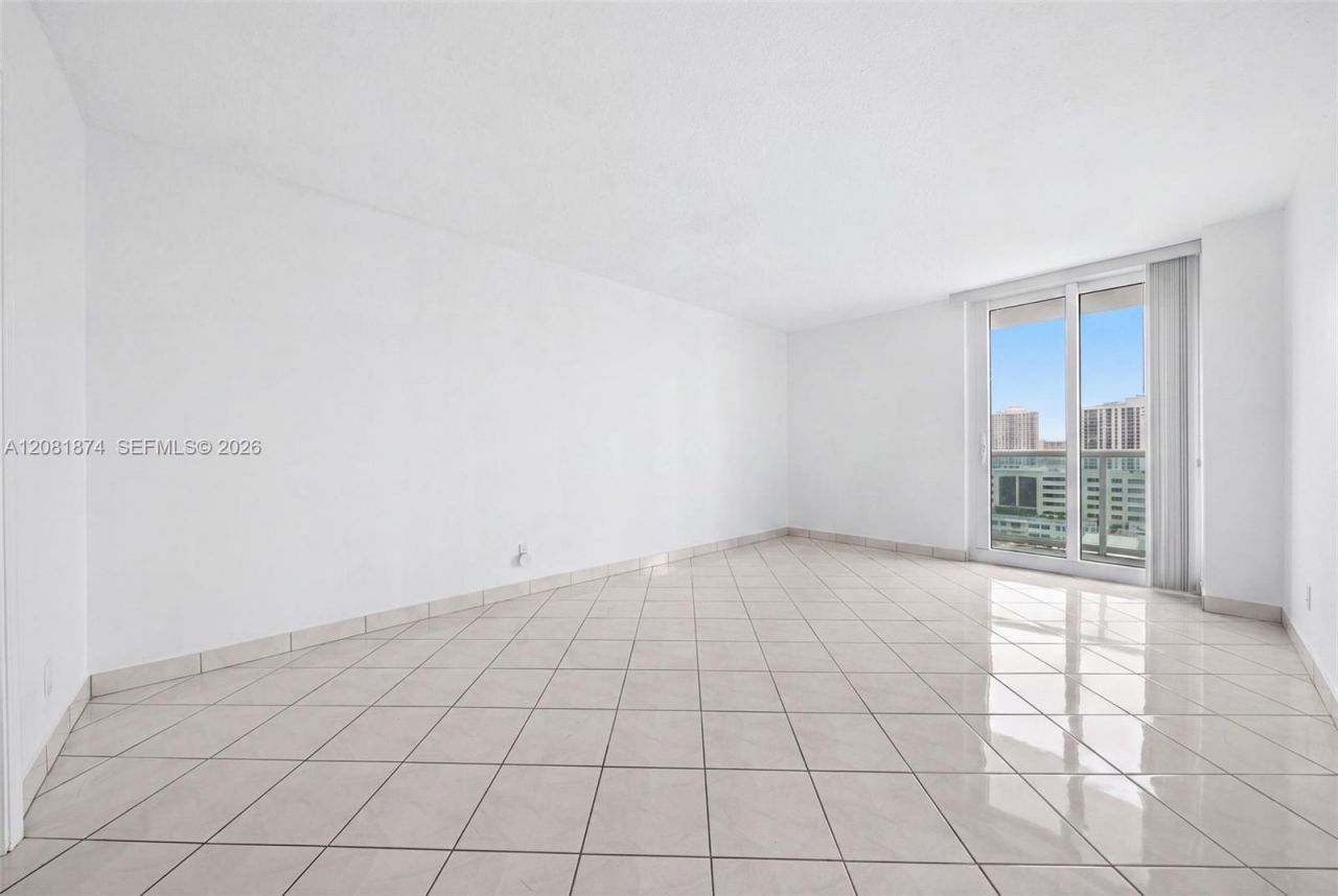 100 Bayview Dr, Unit 1428, Sunny Isles Beach, FL 33160 Photo