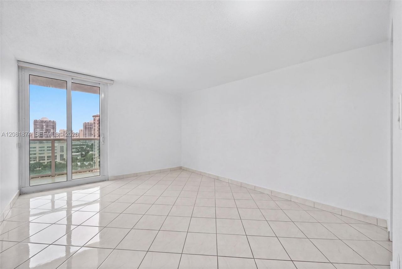 100 Bayview Dr, Unit 1428, Sunny Isles Beach, FL 33160 Photo