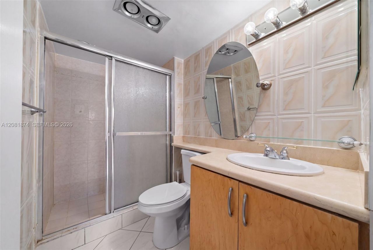 100 Bayview Dr, Unit 1428, Sunny Isles Beach, FL 33160 Photo