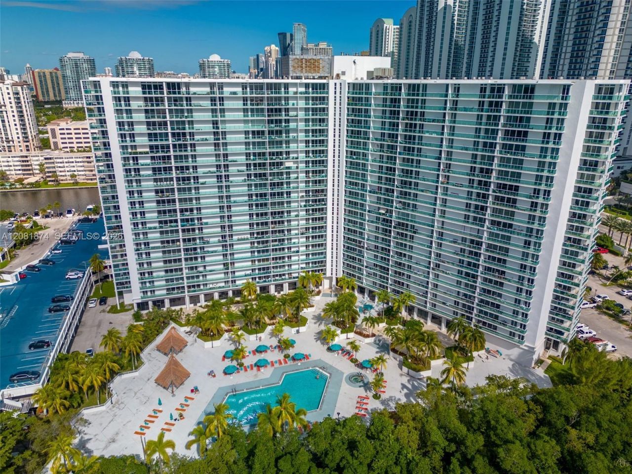100 Bayview Dr, Unit 1428, Sunny Isles Beach, FL 33160 Photo