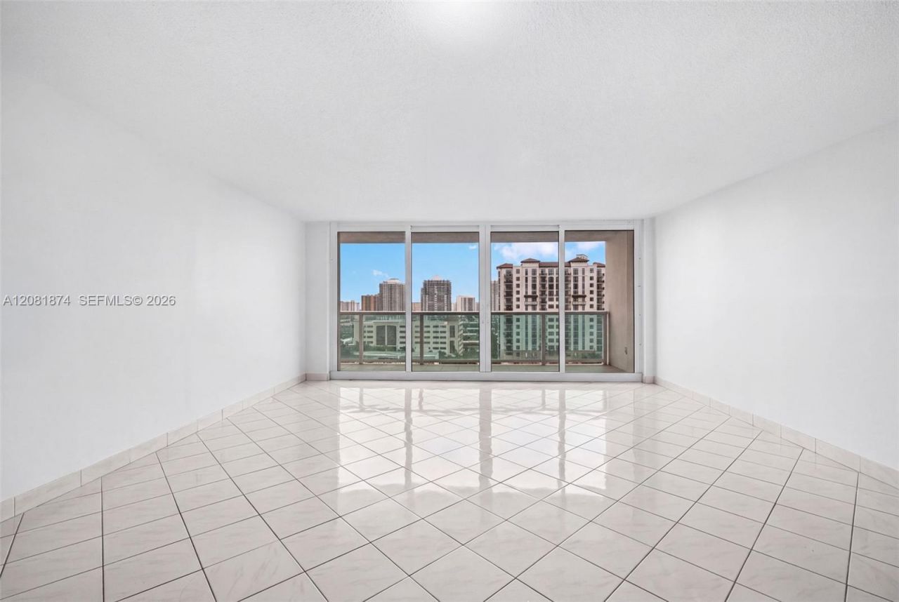 100 Bayview Dr, Unit 1428, Sunny Isles Beach, FL 33160 Photo