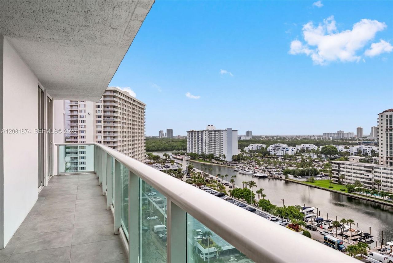 100 Bayview Dr, Unit 1428, Sunny Isles Beach, FL 33160 Photo