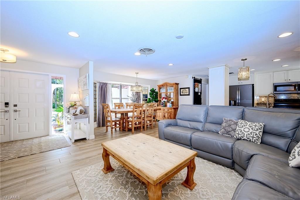 5675 Golden Oaks Ln , Naples, FL 34119 Photo