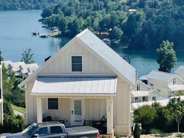 134 E Harbor View Lane, LaFollette, TN 37766