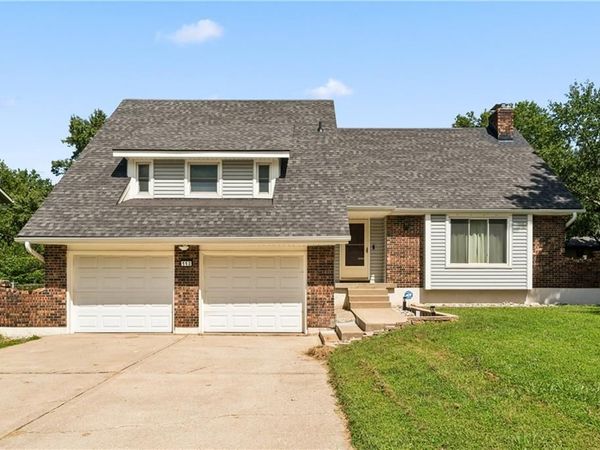 113 SE Mount Vernon Drive, Blue Springs, MO 64014