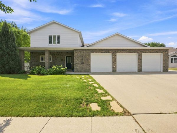 754 Wyndemere Drive , West Fargo, ND 58078