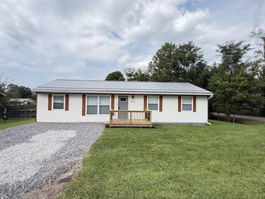 5263 woodland Drive, Clarksburg, WV 26301