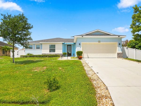 4662 SW YACOLT Drive, Port St. Lucie, FL 34953