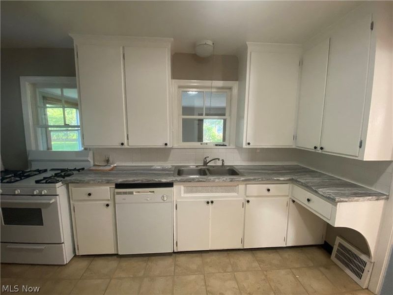 4218 Silsby Road, University Heights, OH 44118 Photo 8