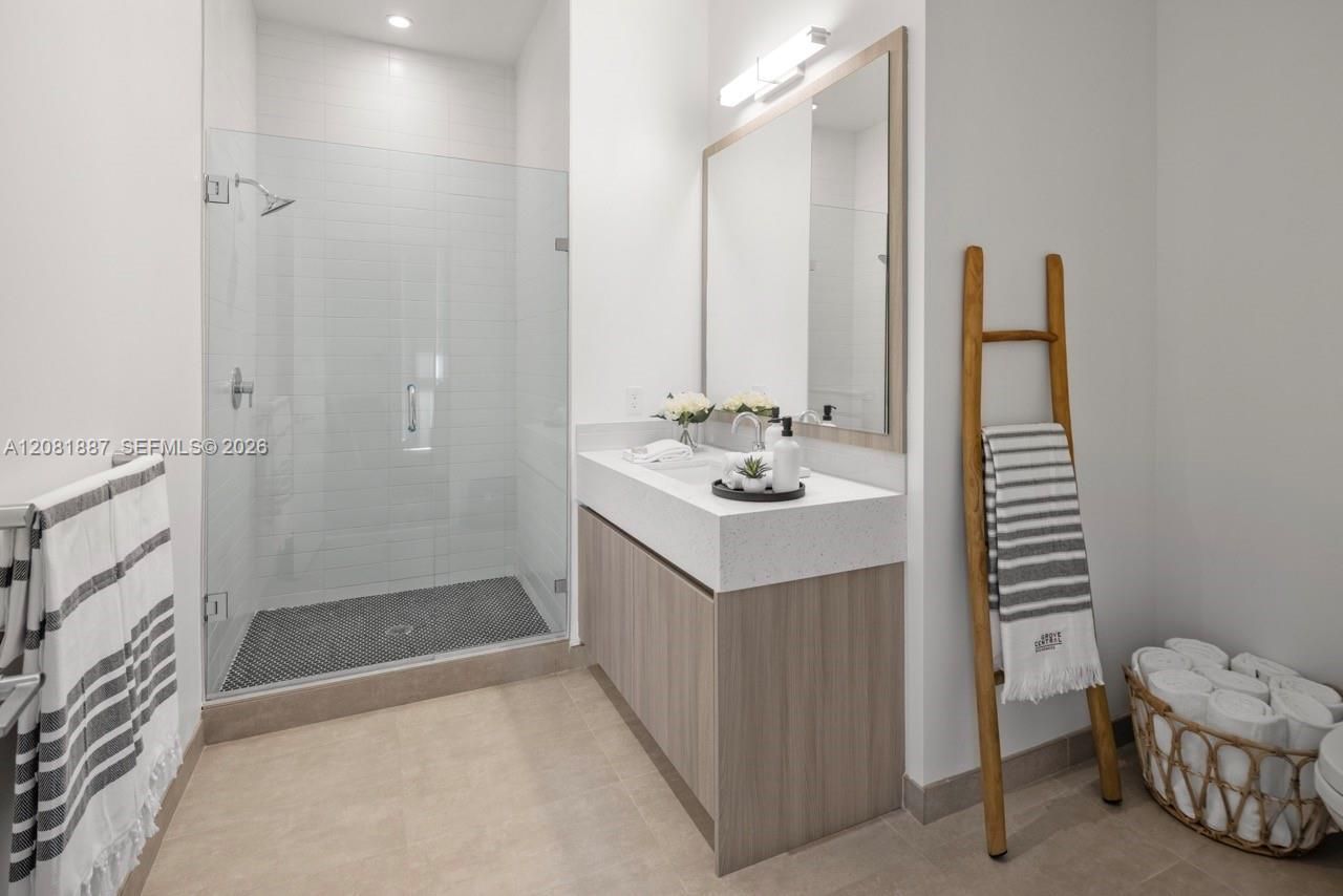 2800 SW 27th Terrace, Unit 1408, Miami, FL 33133 Photo