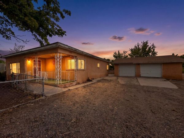 2062 Tapia Boulevard SW, Albuquerque, NM 87105