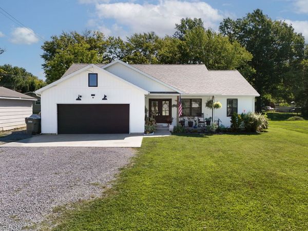 1304 Main Street , Carterville, IL 62918