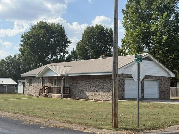911 E 10th Street , Mountain Grove, MO 65711