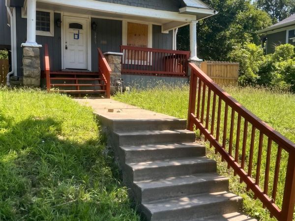 2819 Brooklyn Avenue , Kansas City, MO 64109