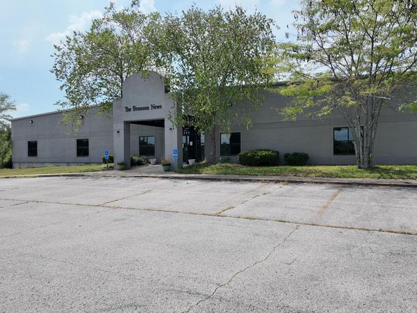 200 Industrial Park Drive , Hollister, MO 65672