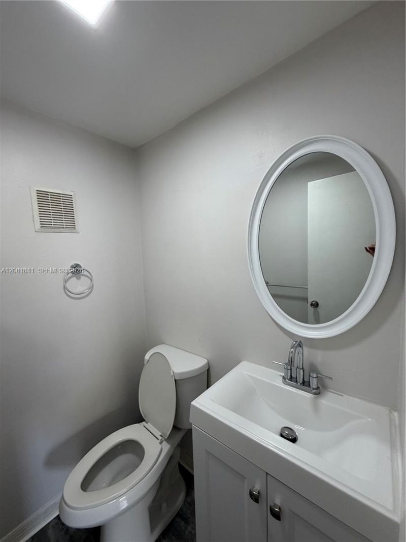 9371 Fontainebleau Blvd, Unit I225, Miami, FL 33172 Photo