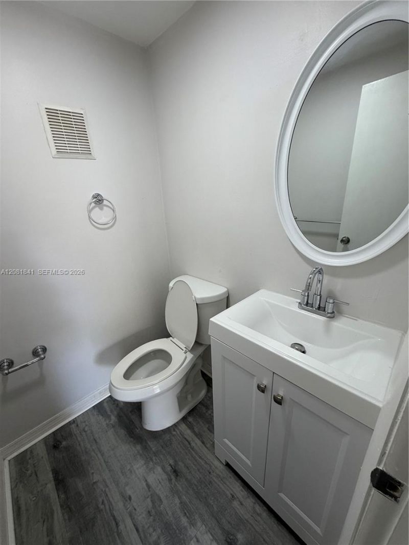9371 Fontainebleau Blvd, Unit I225, Miami, FL 33172 Photo