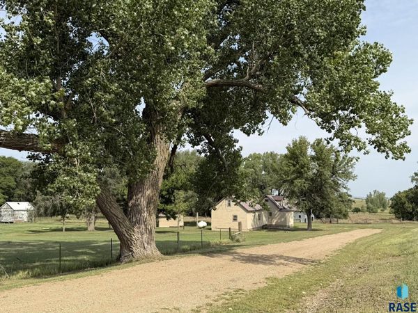 44666 289th St, Viborg, SD 57070