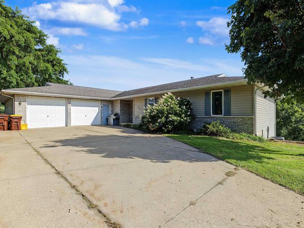 400 W Hill Top Terrace, STOCKTON, IL 61085