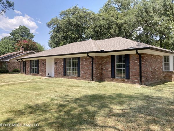 5008 Sunnyvale Drive, Jackson, MS 39211