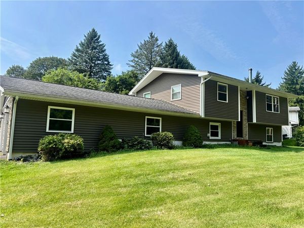 2826 White Birch Lane , Auburn, NY 13021
