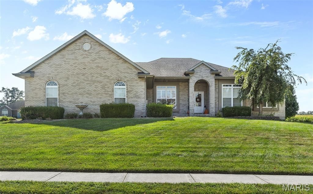 2033 Grandview Drive, Saint Jacob, IL 62281 Main Photo