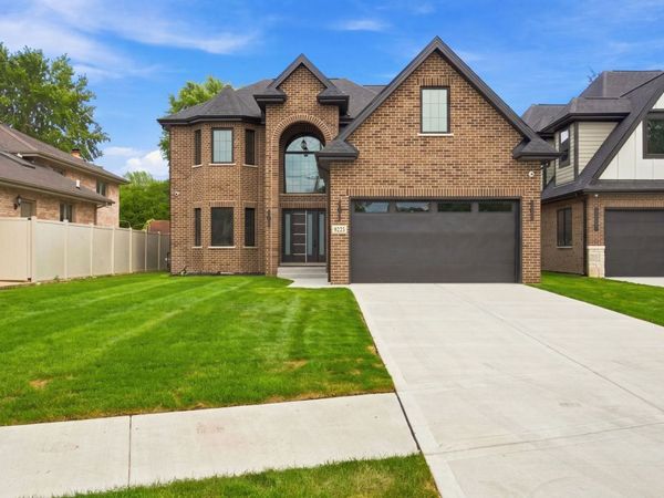 9235 Crescent Court, Oak Lawn, IL 60453