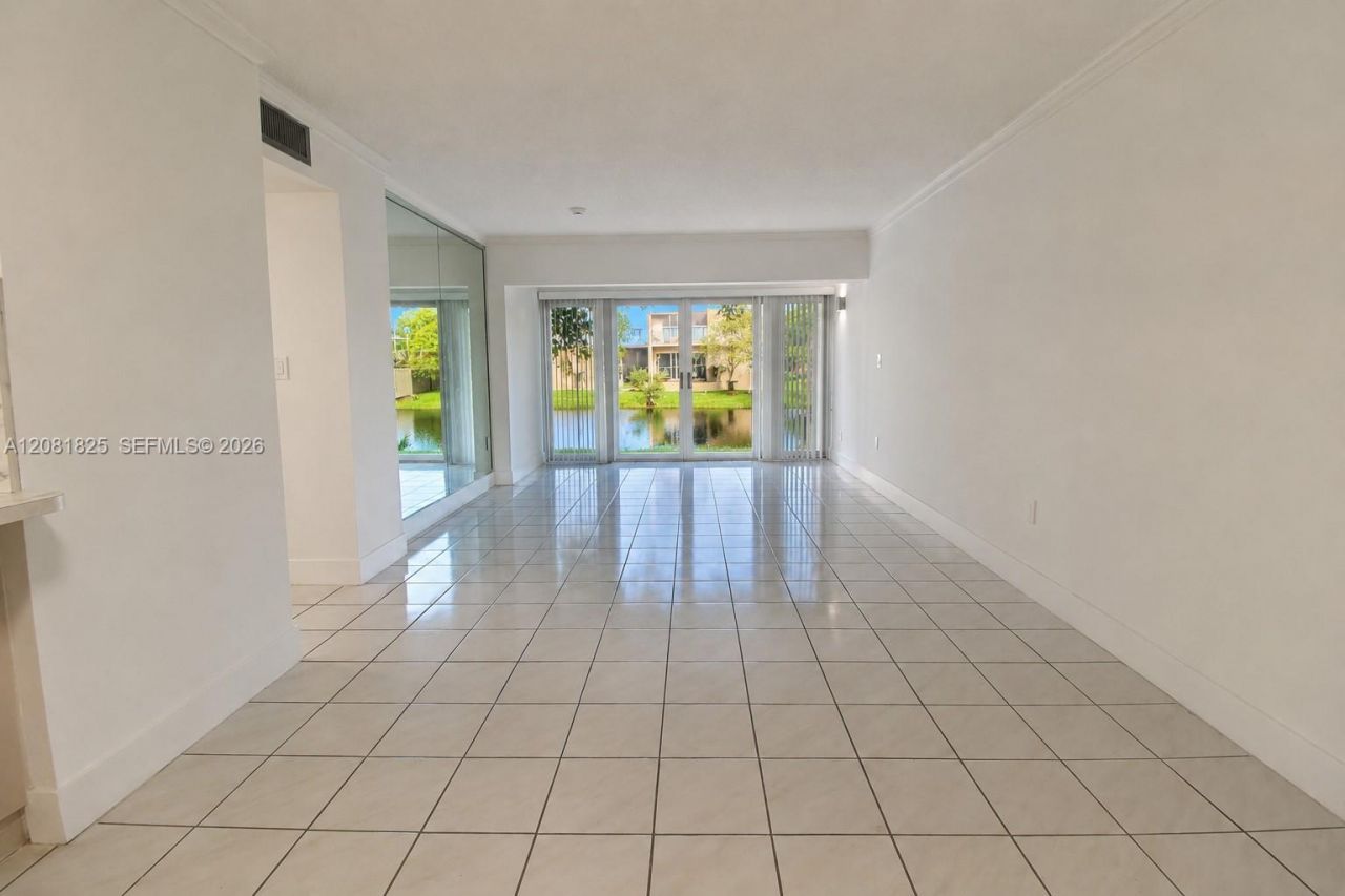 8895 Fontainebleau Blvd , Unit 103, Miami, FL 33172 Photo