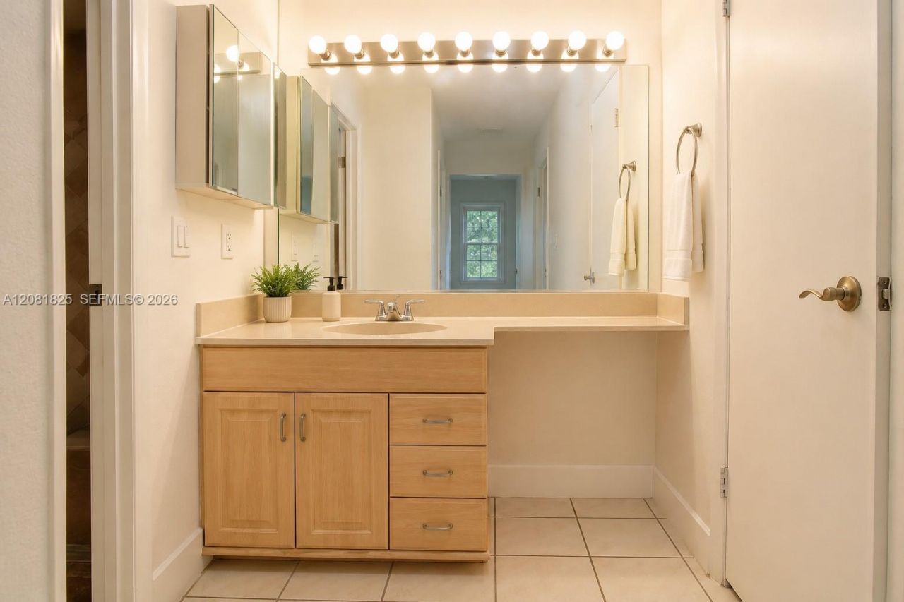 8895 Fontainebleau Blvd , Unit 103, Miami, FL 33172 Photo