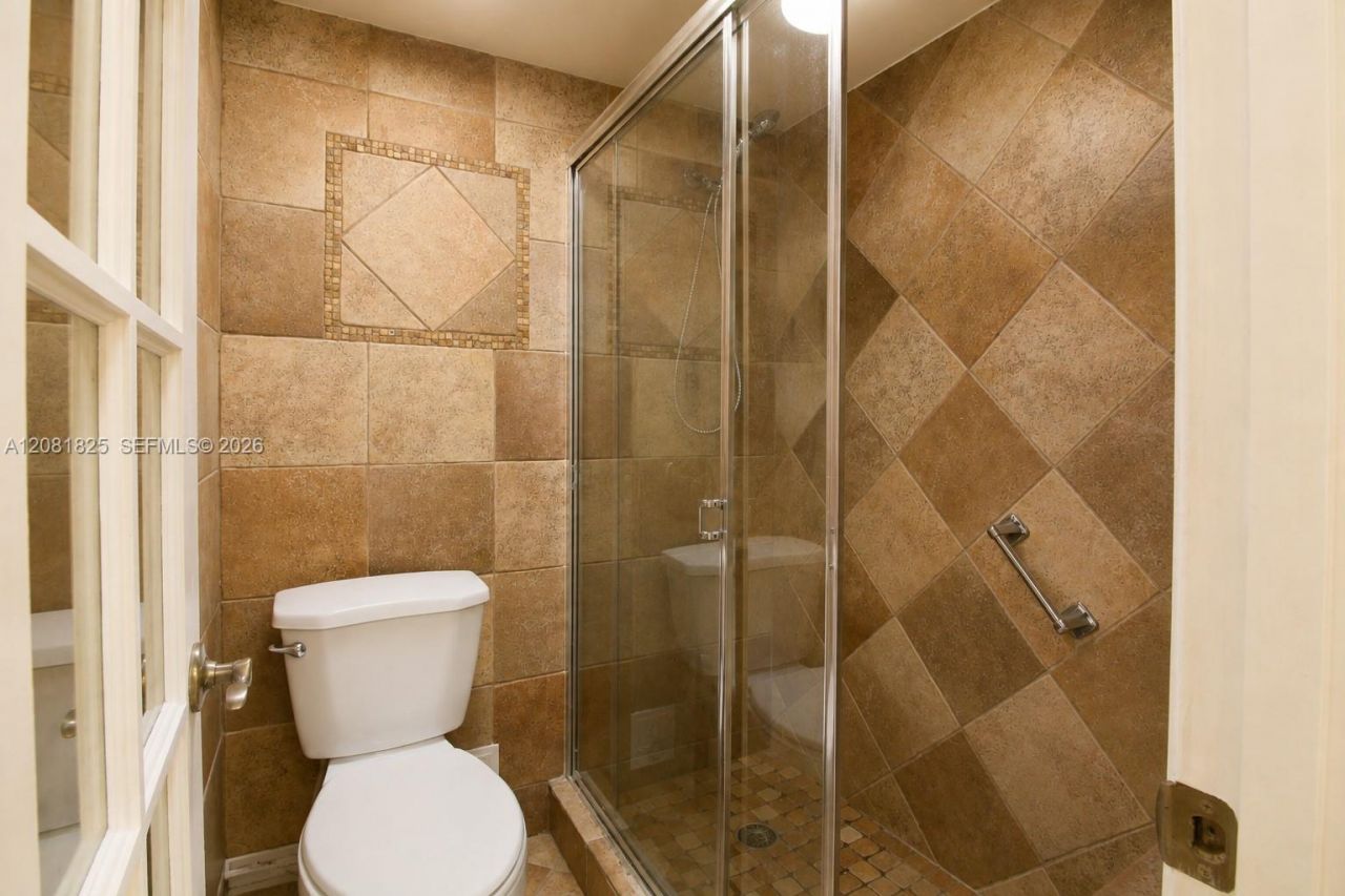 8895 Fontainebleau Blvd , Unit 103, Miami, FL 33172 Photo