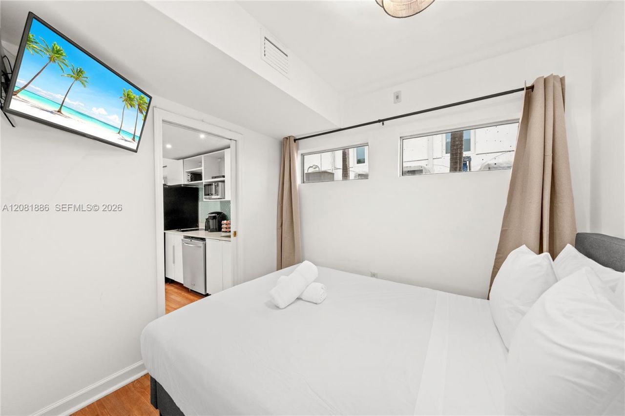 1032 Michigan Ave, Unit C, Miami Beach, FL 33139 Photo