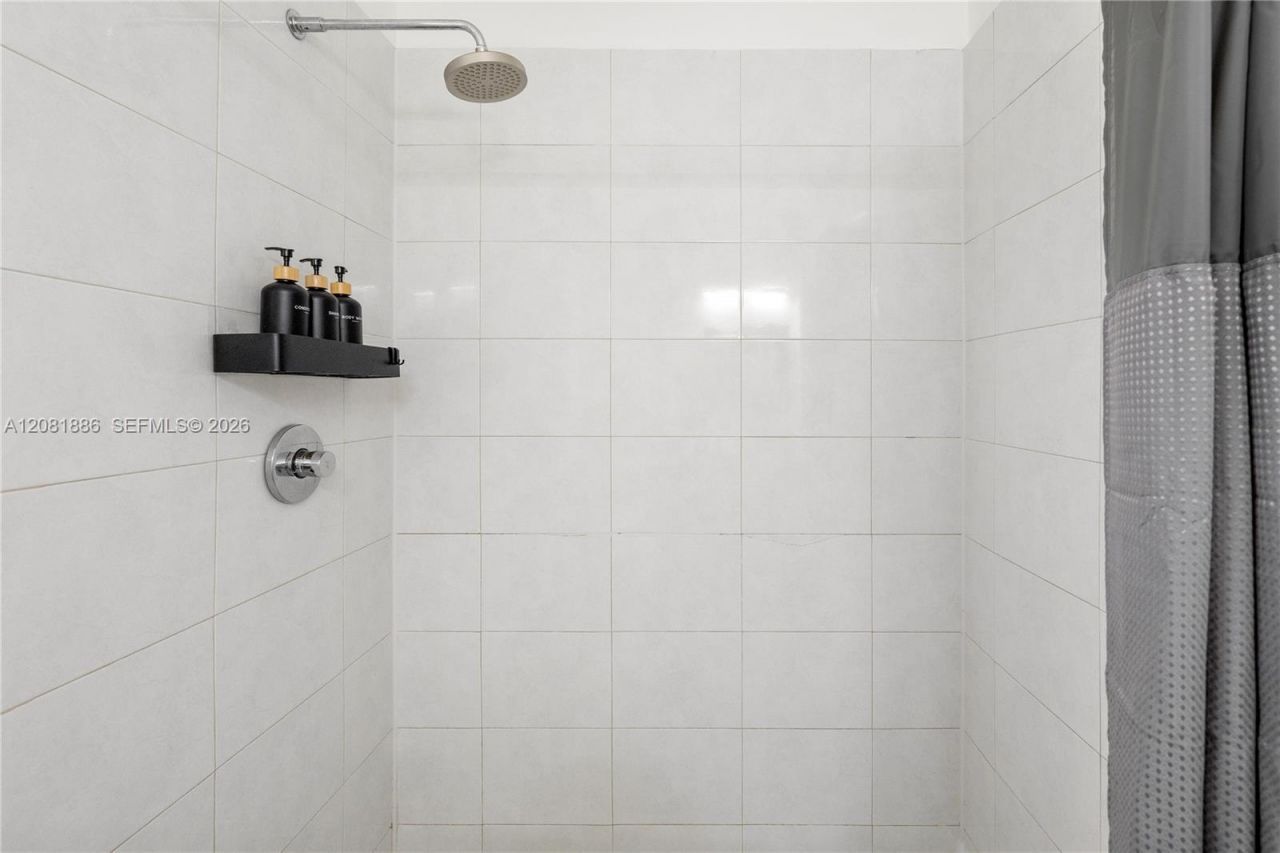 1032 Michigan Ave, Unit C, Miami Beach, FL 33139 Photo