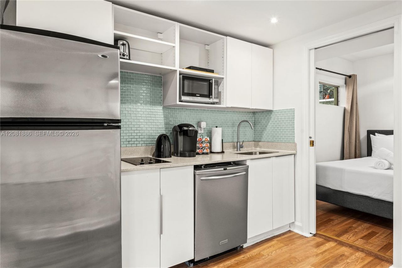 1032 Michigan Ave, Unit C, Miami Beach, FL 33139 Photo