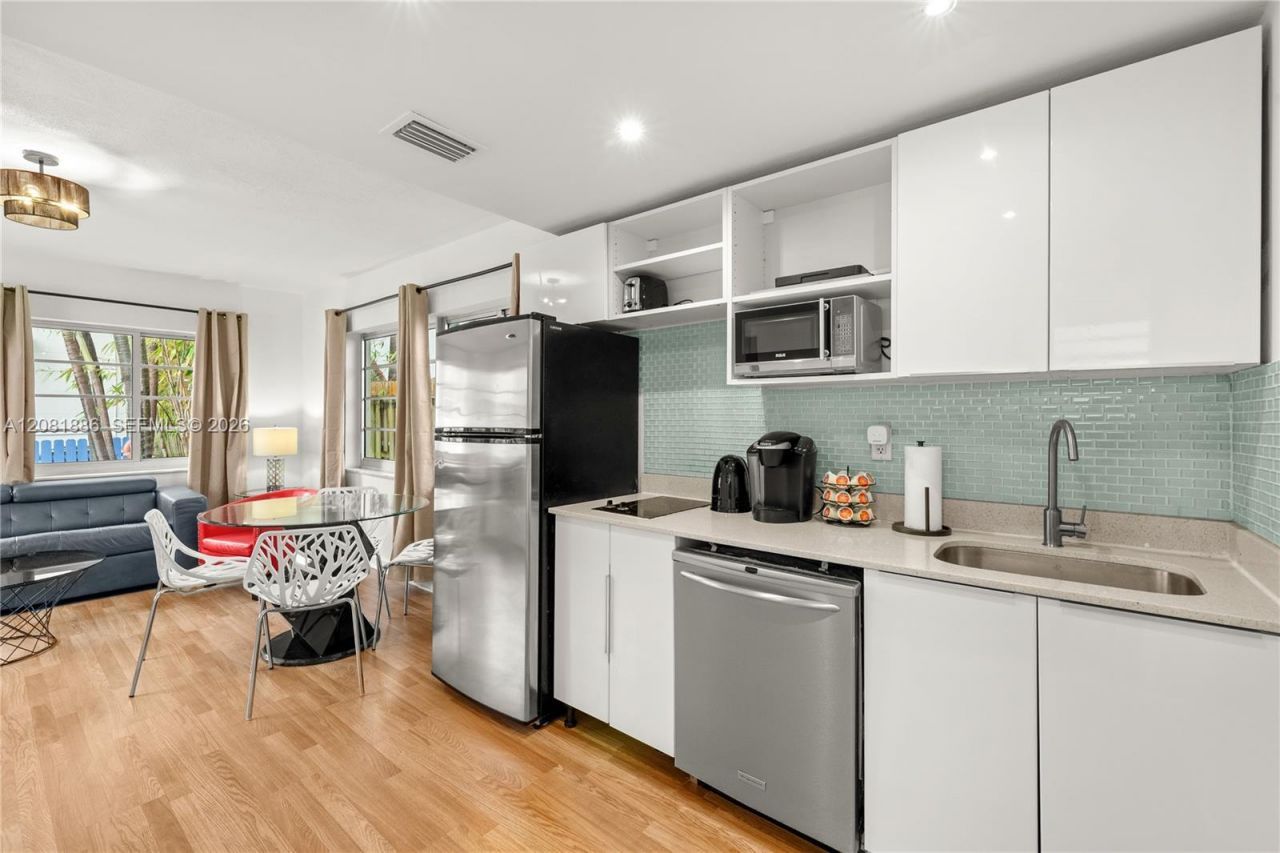 1032 Michigan Ave, Unit C, Miami Beach, FL 33139 Photo