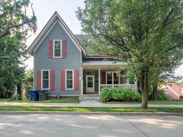 643 Chestnut Street, Dubuque, IA 52001