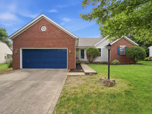 335 Gnarled Oak Street , Pickerington, OH 43147