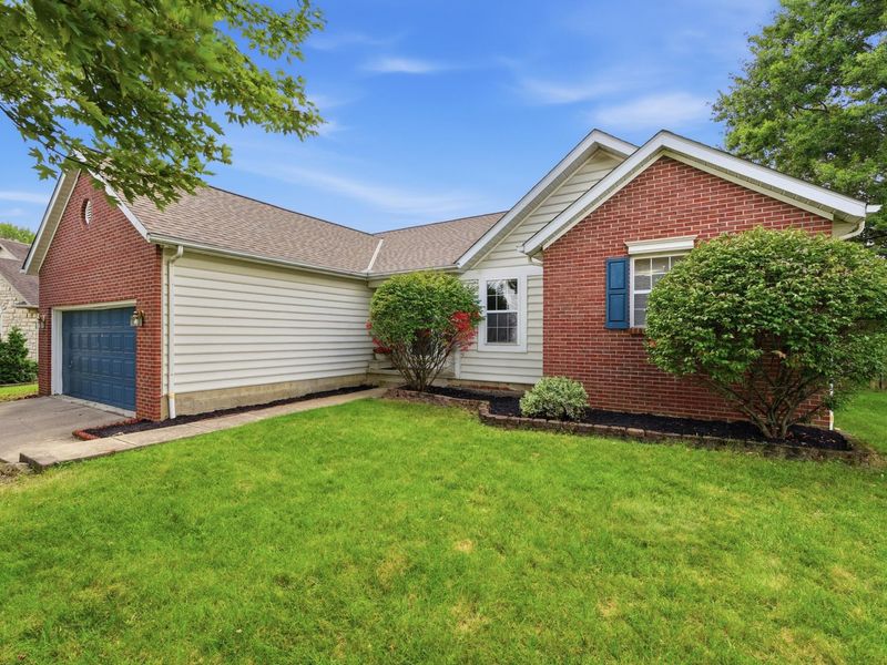 335 Gnarled Oak Street, Pickerington, OH 43147 Photo 2