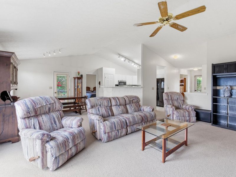 335 Gnarled Oak Street, Pickerington, OH 43147 Photo 9