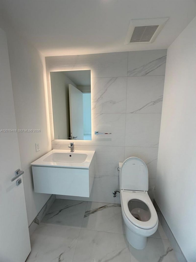 1170 E Hallandale Beach Blvd, Unit 502, Hallandale Beach, FL 33009 Photo