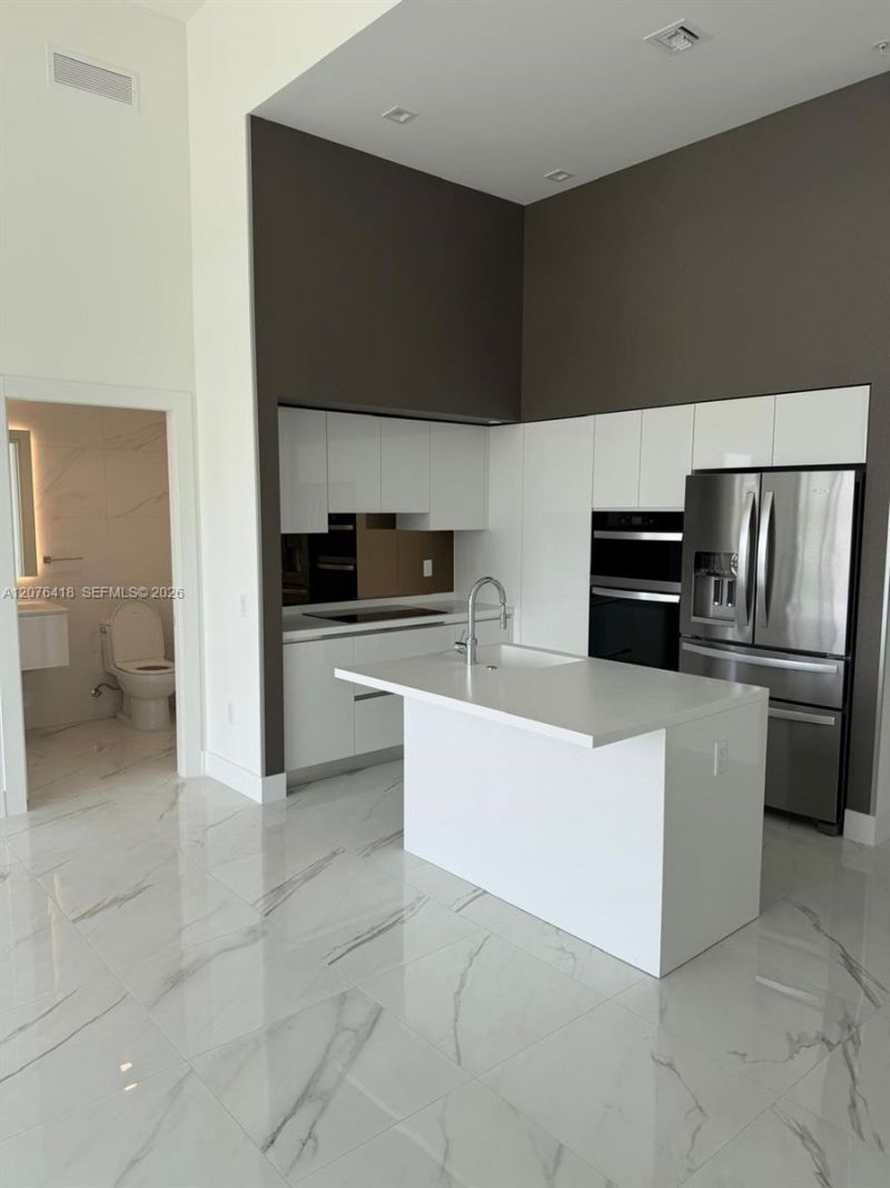 1170 E Hallandale Beach Blvd, Unit 502, Hallandale Beach, FL 33009 Photo