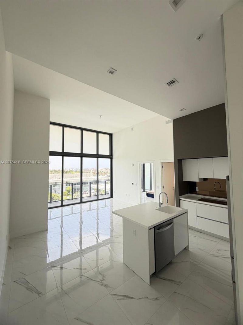 1170 E Hallandale Beach Blvd, Unit 502, Hallandale Beach, FL 33009 Photo