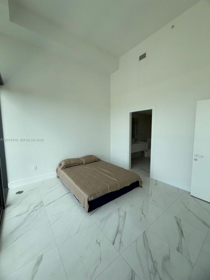 1170 E Hallandale Beach Blvd, Unit 502, Hallandale Beach, FL 33009 Photo